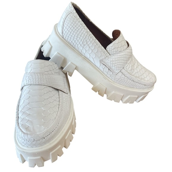 Lola Relola Chunky Lug Sole White Platform Loafers Snakeskin Women's 6.5 - Picture 2 of 10